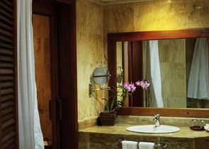 Hotel Vik Cayena Beach bathroom Hotel Vik Cayena Beach bathroom